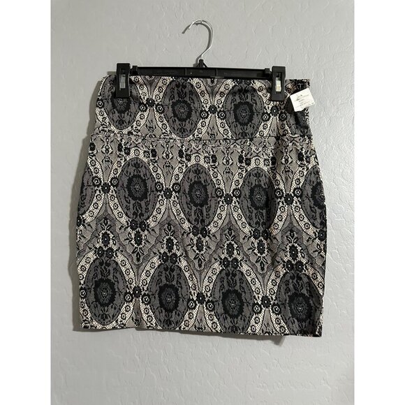 Heart & Hips Women's Mini Skirt size L NWT - Picture 1 of 5
